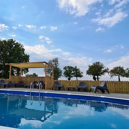 Le Petit Moulin Bed & Breakfast Saint-Hilaire  Екстериор снимка