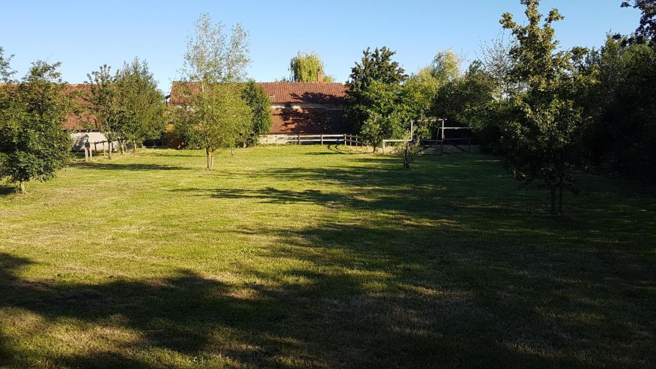 Le Petit Moulin Bed & Breakfast Saint-Hilaire  Екстериор снимка