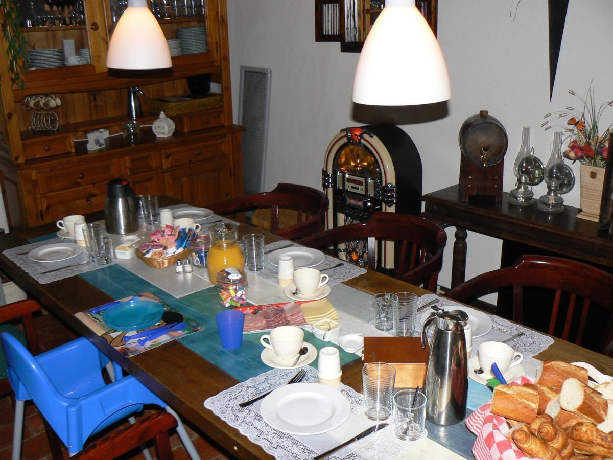 Le Petit Moulin Bed & Breakfast Saint-Hilaire  Екстериор снимка