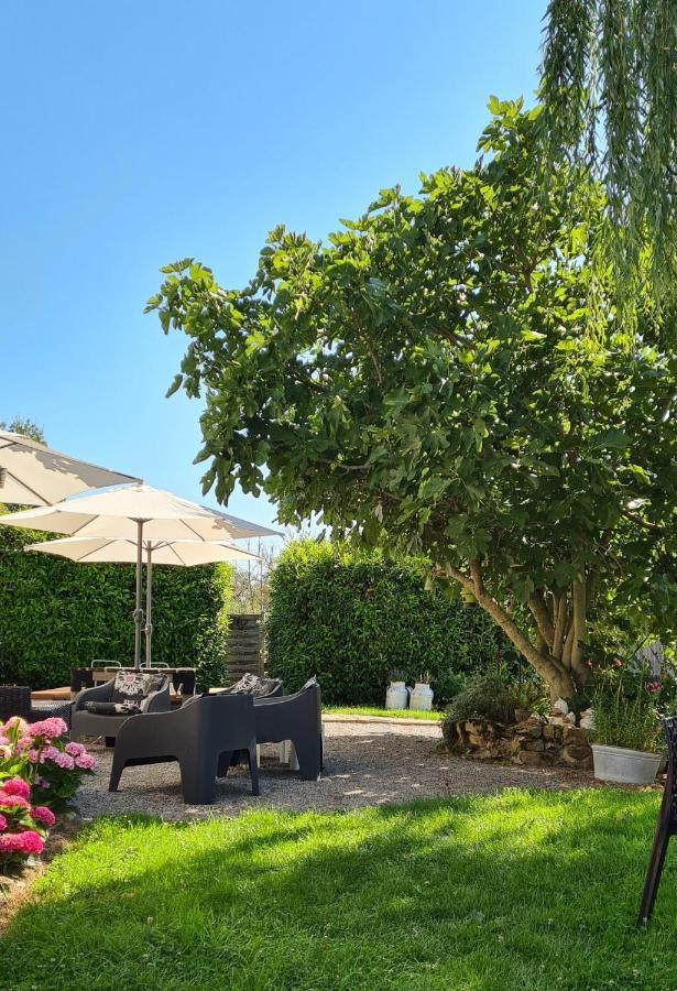 Le Petit Moulin Bed & Breakfast Saint-Hilaire  Екстериор снимка