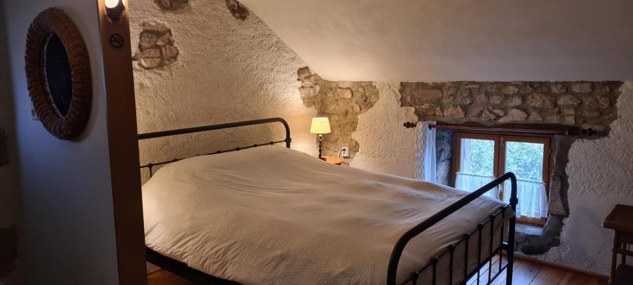 Le Petit Moulin Bed & Breakfast Saint-Hilaire  Екстериор снимка