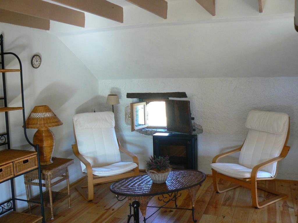Le Petit Moulin Bed & Breakfast Saint-Hilaire  Стая снимка