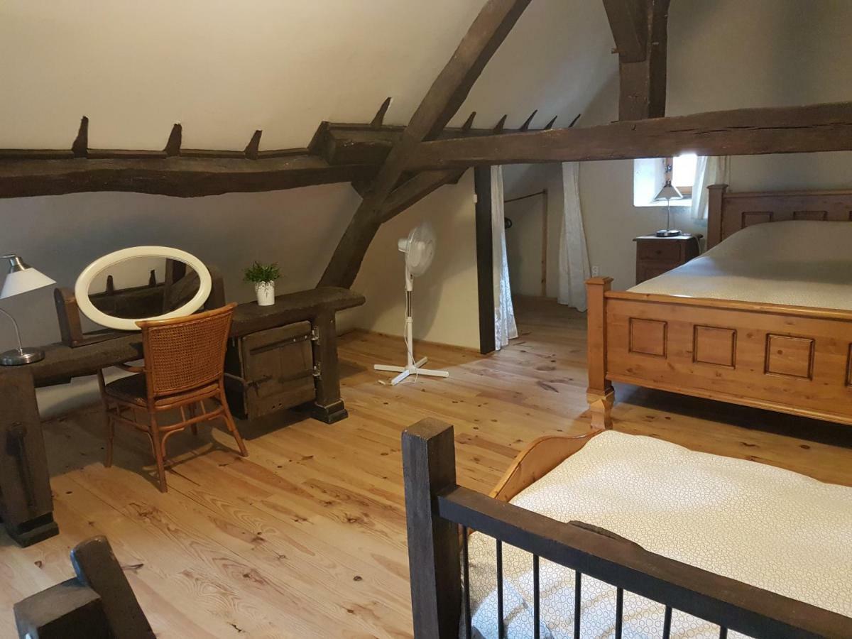Le Petit Moulin Bed & Breakfast Saint-Hilaire  Екстериор снимка