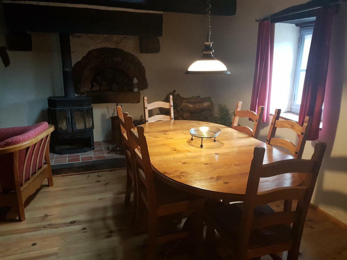 Le Petit Moulin Bed & Breakfast Saint-Hilaire  Екстериор снимка