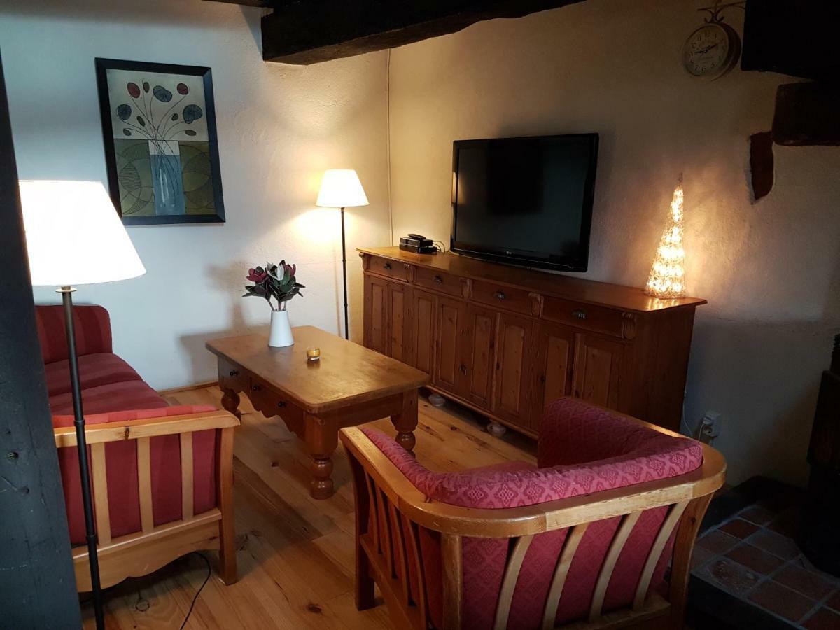 Le Petit Moulin Bed & Breakfast Saint-Hilaire  Екстериор снимка