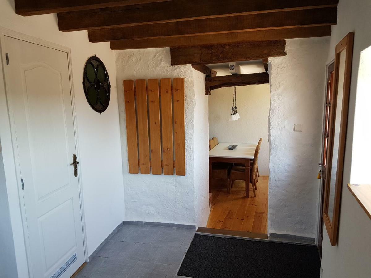Le Petit Moulin Bed & Breakfast Saint-Hilaire  Екстериор снимка